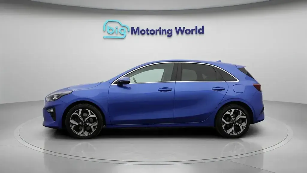 Usado Kia Ceed 138 CV (101 kW) 2019 Azul Utilitario