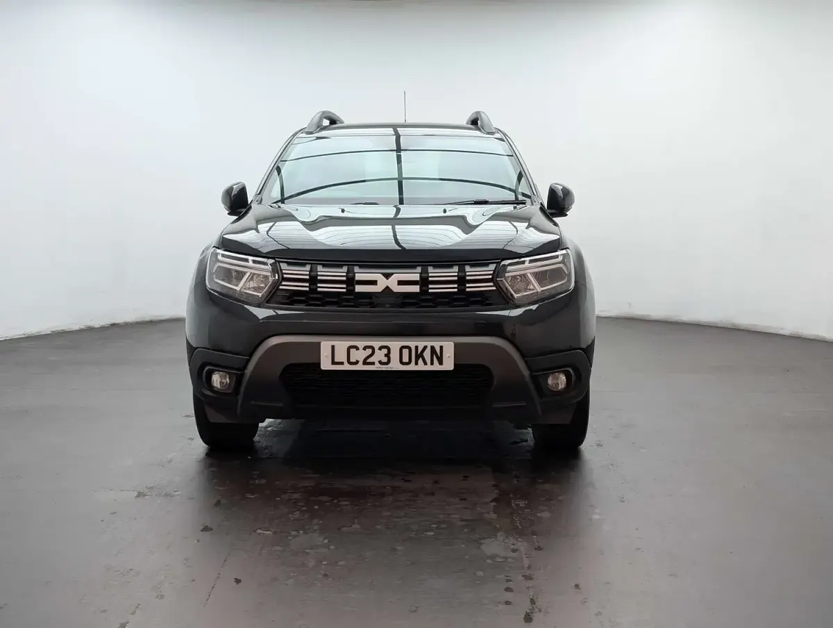 Used Dacia Duster Extreme 90 HP (66 kW) 2023 Black SUV