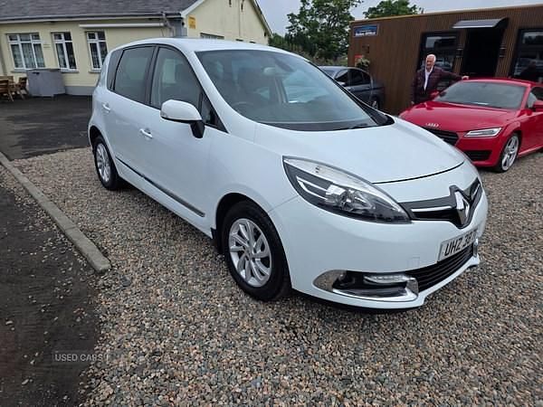 White Used 2016 Renault Scénic III Dynamique MPV | £5,995 (Fair price) - Image 1/4