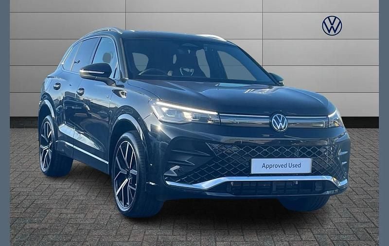 Used VW Tiguan R-line 268 HP (197 kW) 2025 Black SUV