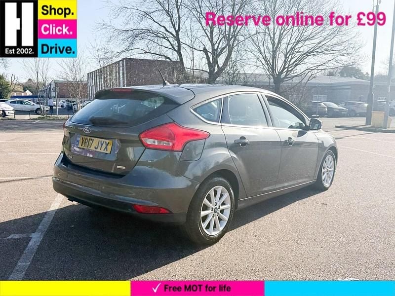 Used Ford Focus Titanium 100 HP (73 kW) 2017 Grey Hatchback