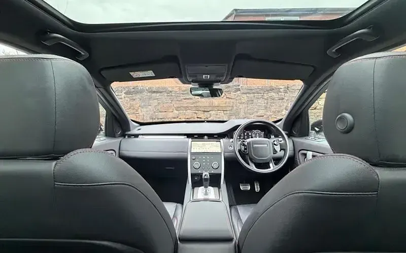 Used Land Rover Discovery Sport SE Dynamic 179 HP (131 kW) 2019 White SUV