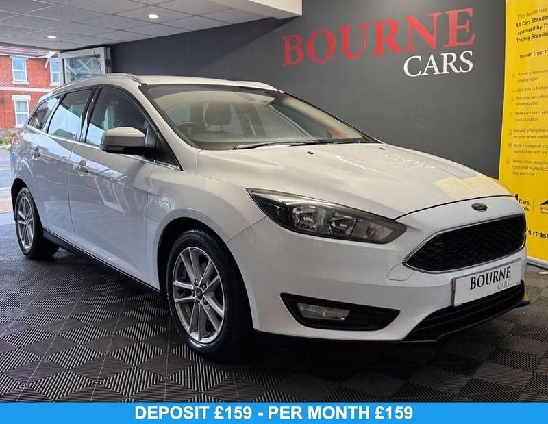White Used 2015 Ford Focus Zetec Estate | £6,750 (Fair price) - Image 1/4