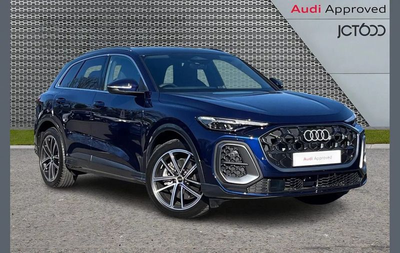 Blue Used 2025 Audi Q5 Advanced SUV | £54,977 (Expensive) - Image 1/4