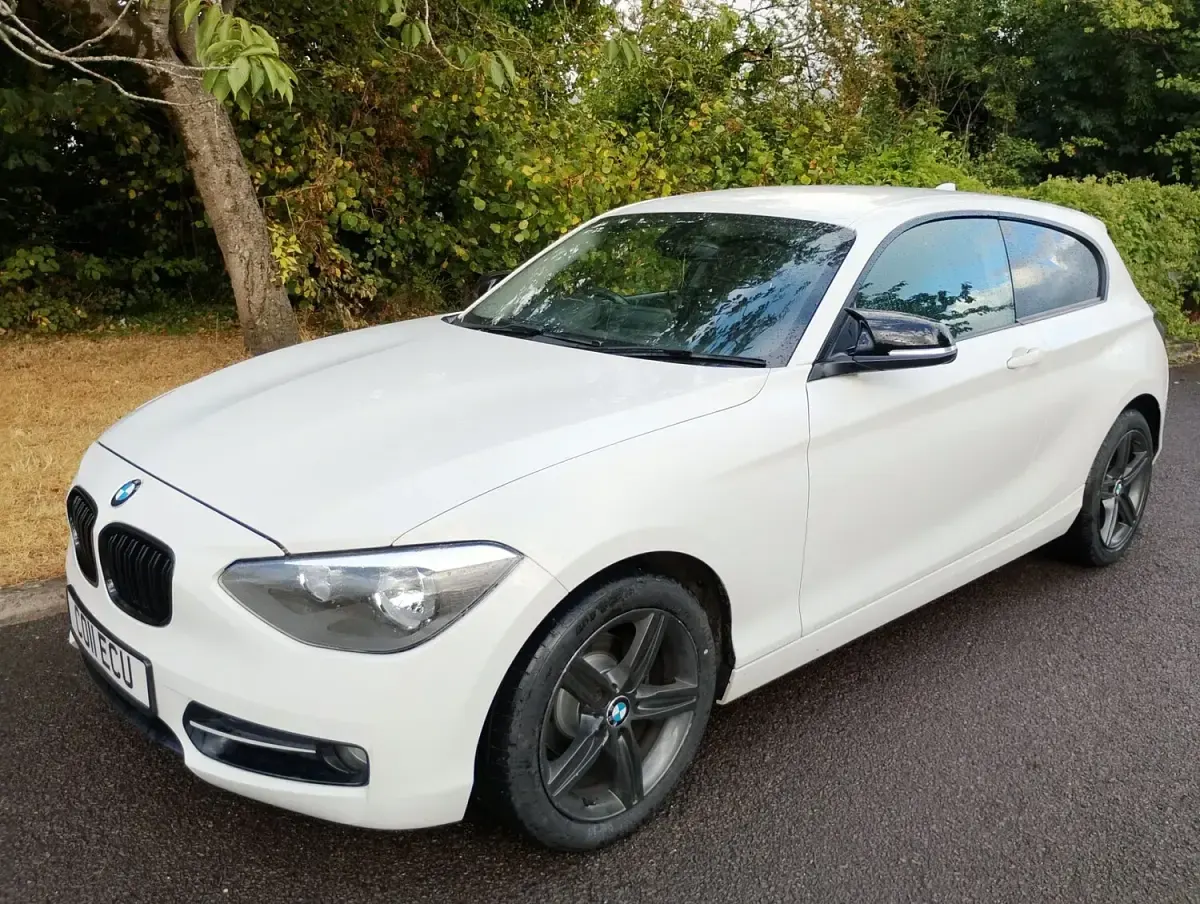 Used BMW 114 Sport Line 2013 White Hatchback