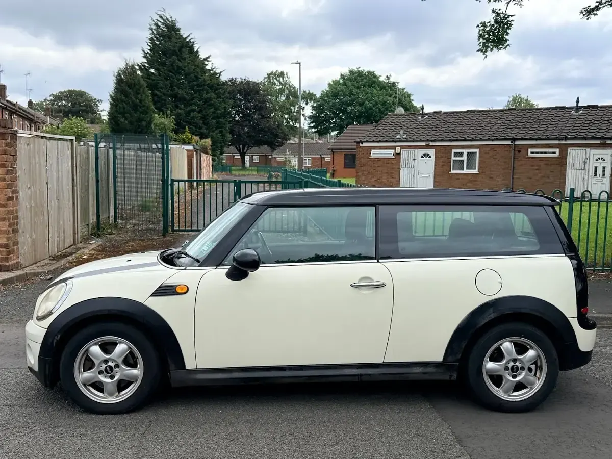 Used Mini Cooper Clubman 2009 White Estate