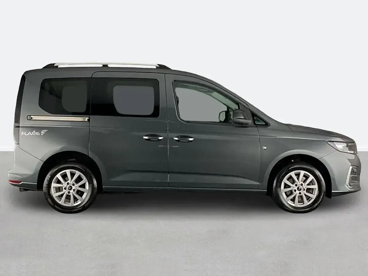 Begagnad Ford Tourneo Connect Titanium 122 HK (89 kW) 2023 Grå Minibuss