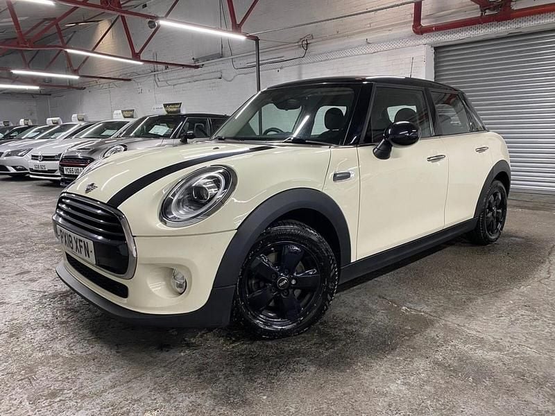 White Used 2018 Mini Cooper Hatch Hatchback | £7,000 (Fair price) - Image 1/4