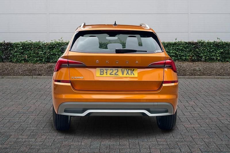 Used Skoda Kamiq SE L Executive 110 HP (80 kW) 2022 Phoenix orange metallic SUV