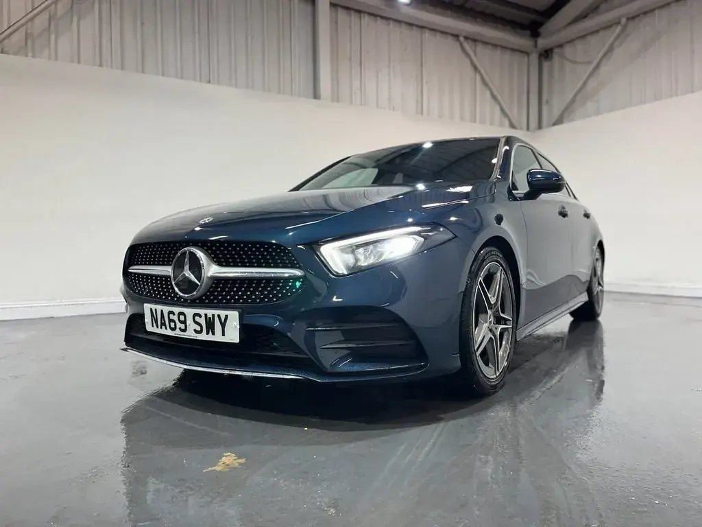 Used Mercedes A190 AMG line 190 HP (139 kW) 2019 Blue Hatchback