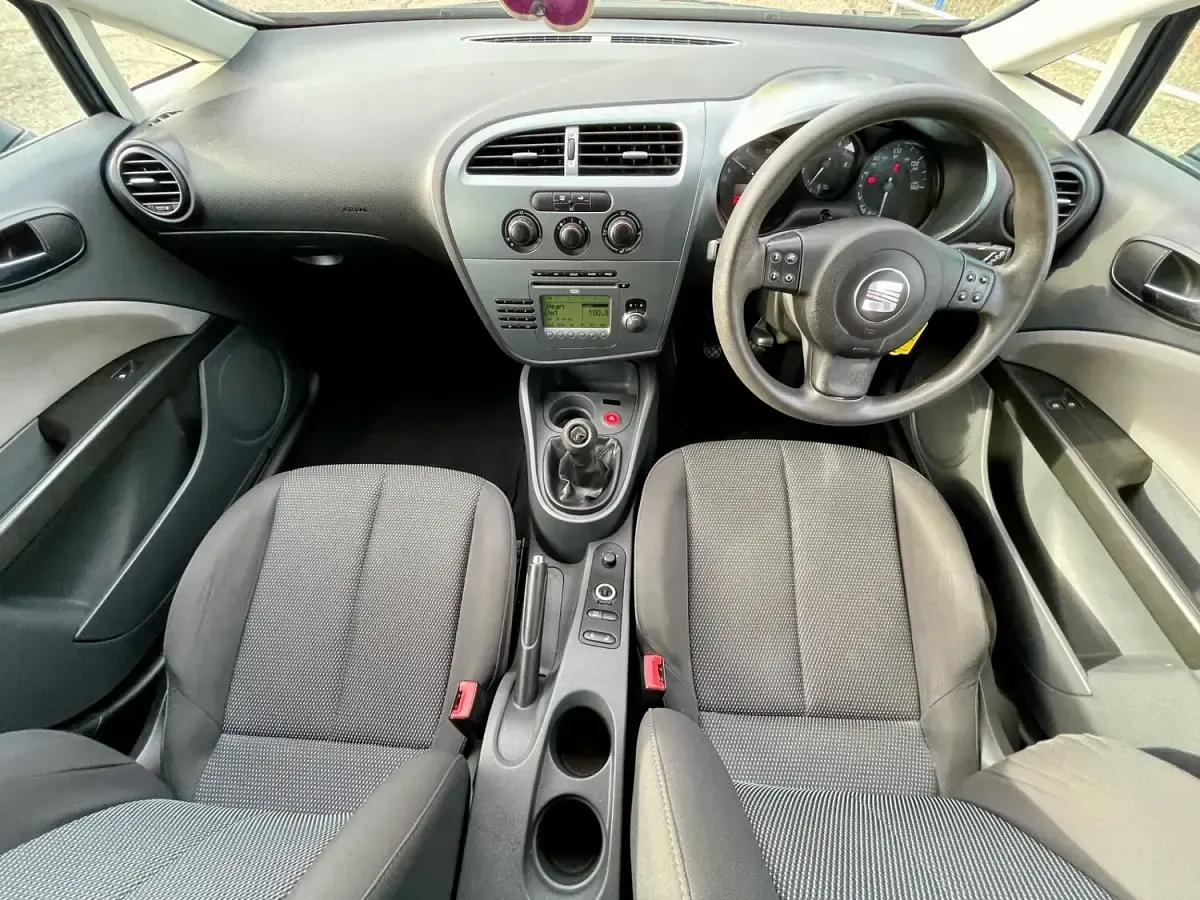 Used Seat Leon 102 HP (75 kW) 2009 Grey Hatchback
