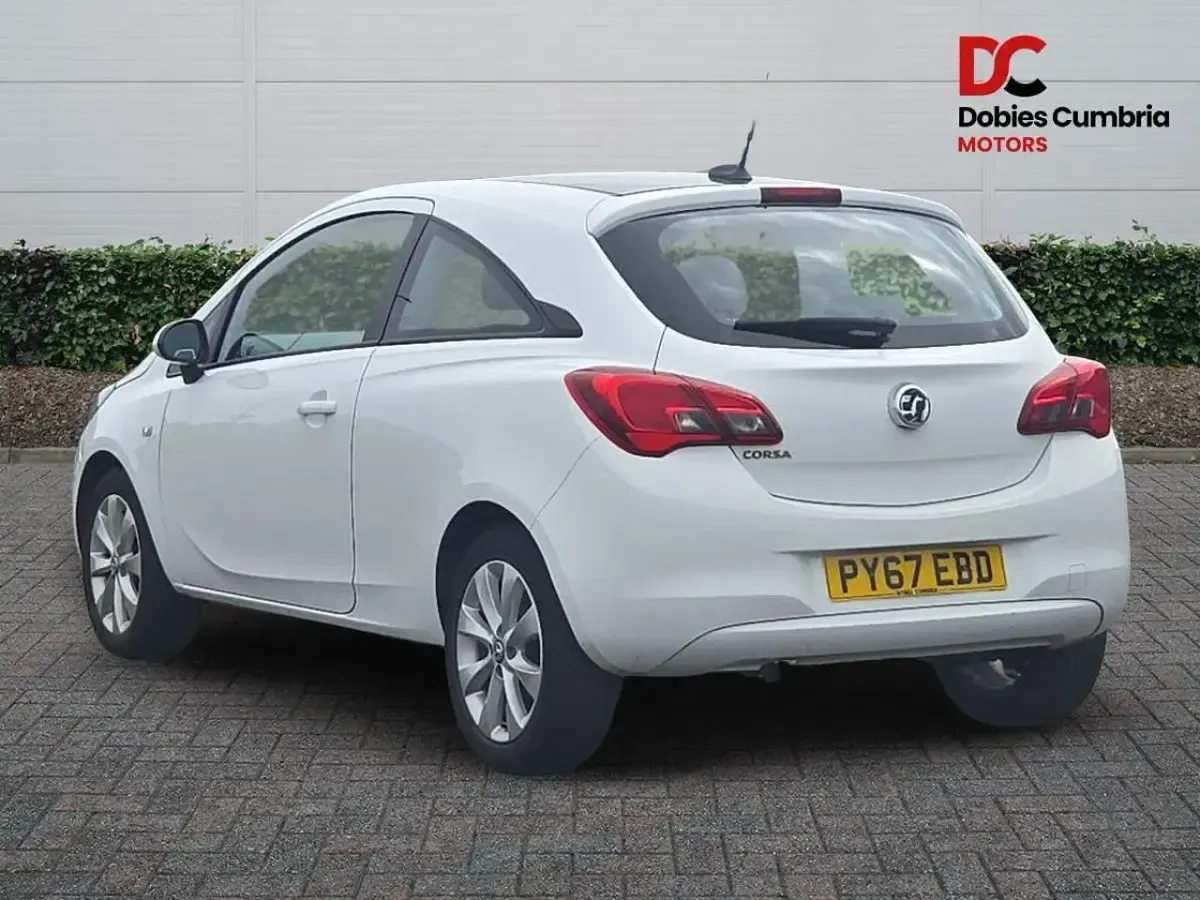 Used Vauxhall Corsa 74 HP (54 kW) 2017 White Hatchback