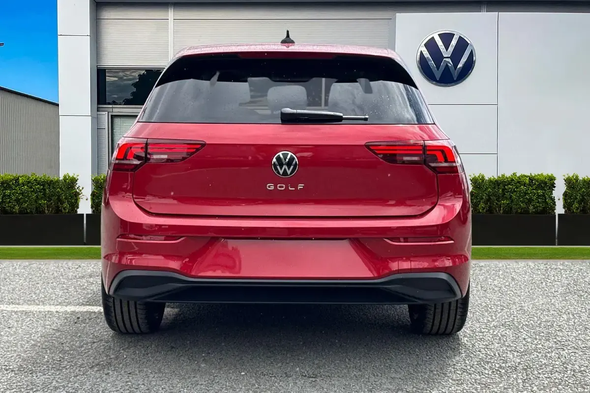 New VW Golf VIII Match 116 HP (85 kW) 2026 Red Hatchback