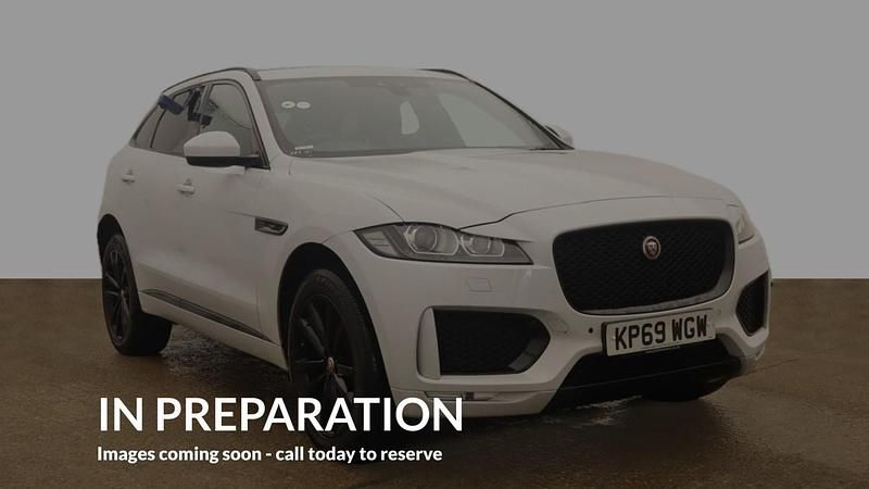 White Used 2019 Jaguar F-Pace Chequered Flag SUV | £20,920 (A bit pricey) - Image 1/4