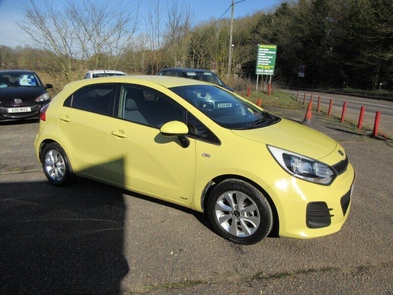 Yellow Used 2015 Kia Rio Hatchback | £4,995 (Fair price) - Image 1/3