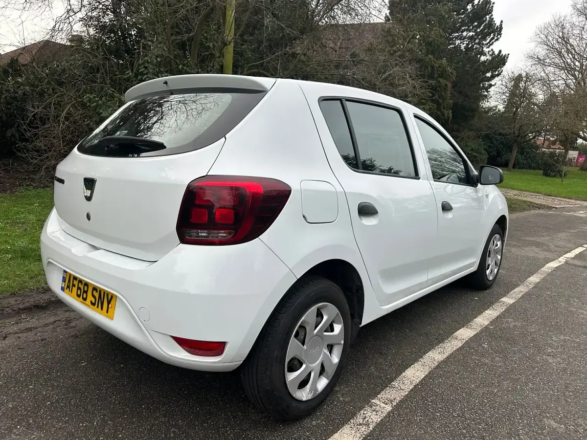Used Dacia Sandero Essentiel 2018 White Hatchback