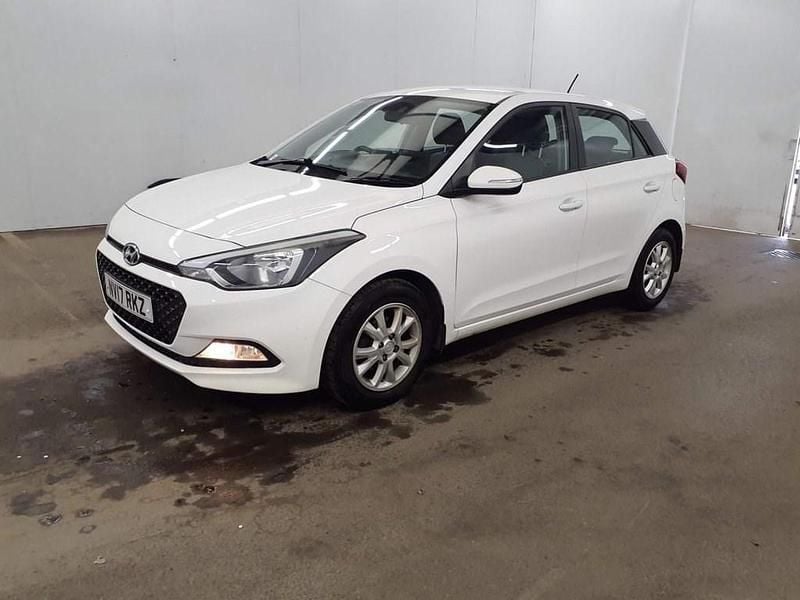 Used Hyundai i20 Edition 84 HP (61 kW) 2017 White Hatchback