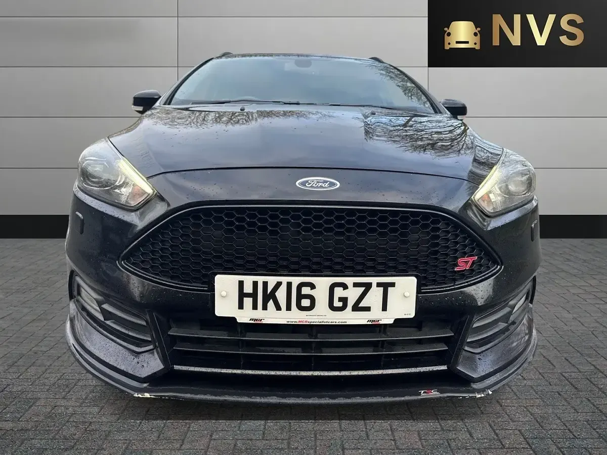 Usado Ford Focus ST 185 CV (136 kW) 2016 Negro Familiar