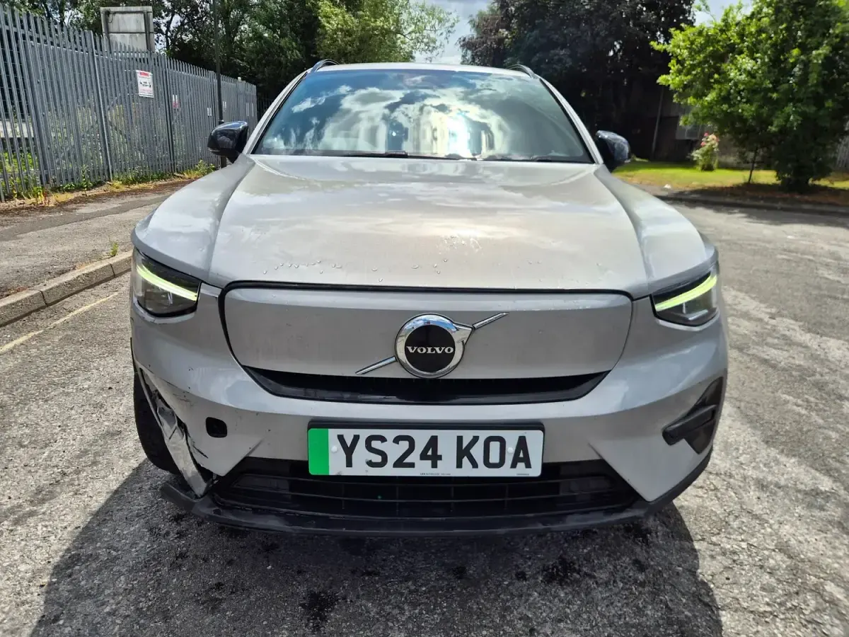 Used Volvo XC40 Core 300 kW (408 HP) 2024 Silver SUV