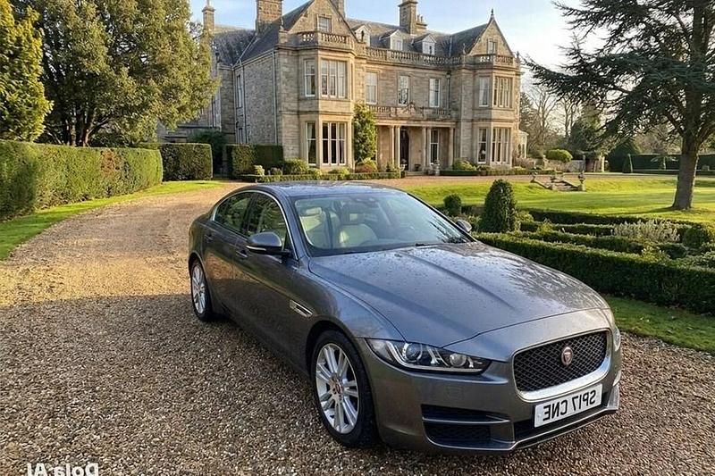 Used Jaguar XE Ingenium 200 HP (147 kW) 2017 Grey Sedan