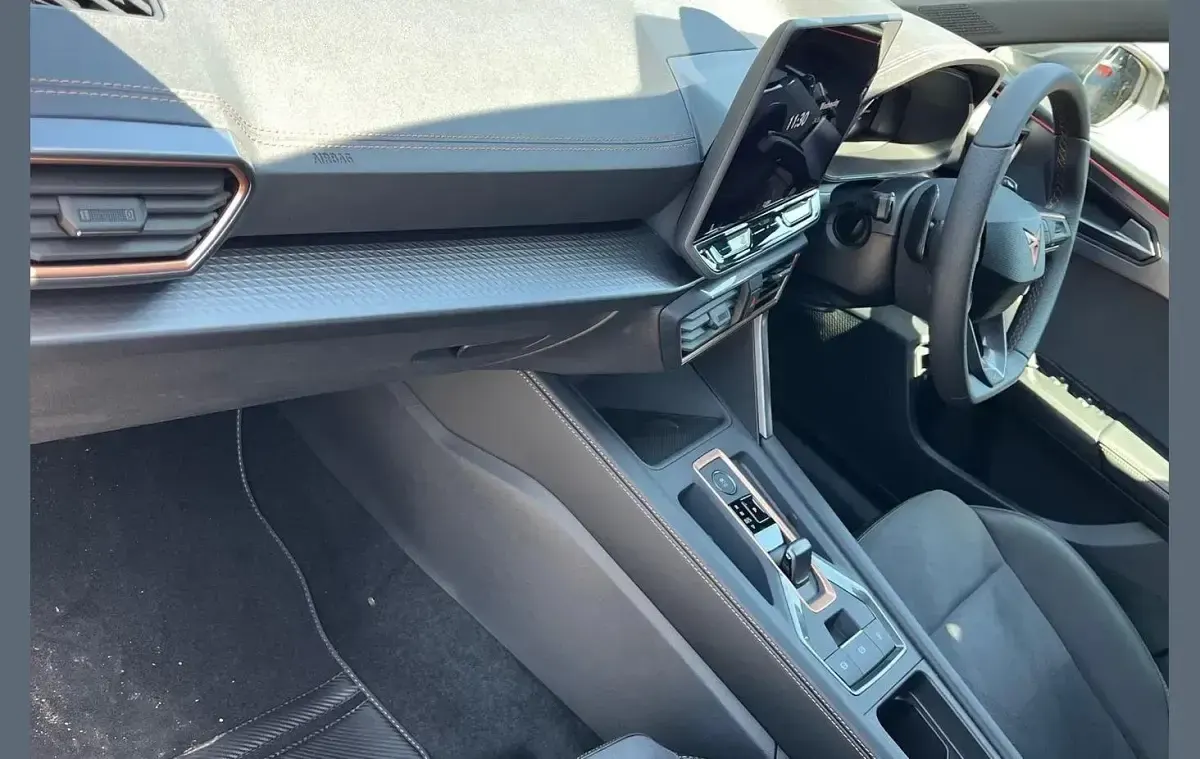 New Cupra Leon VZ1 267 HP (196 kW) 2025 White Estate