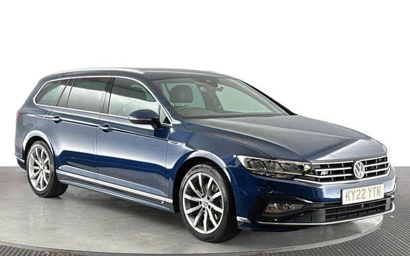 Used VW Passat R-line 150 HP (110 kW) 2022 Blue Estate