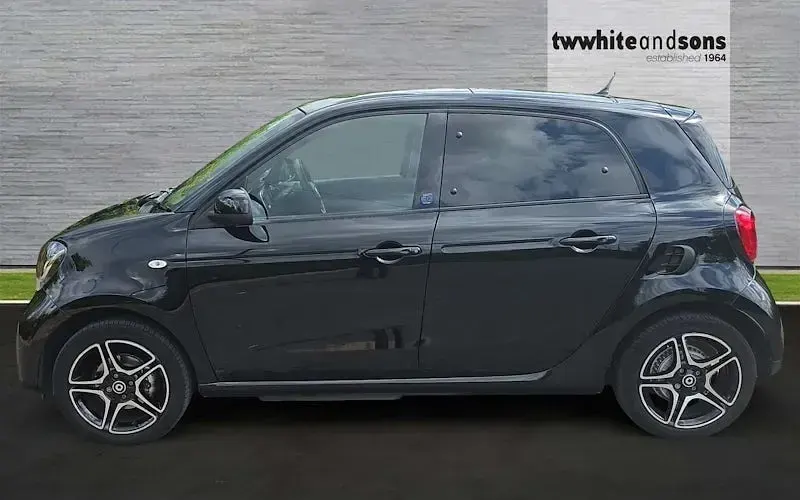 Used Smart ForFour Electric Drive Premium 60 kW (82 HP) 2022 Hatchback