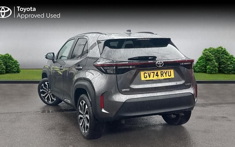 Used Toyota Yaris Hybrid Design 116 HP (85 kW) 2025 Decuma grey Estate