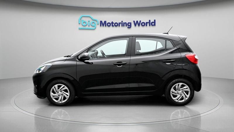 Used Hyundai i10 SE 67 HP (49 kW) 2022 Black Hatchback