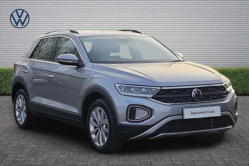 Used VW T-Roc Life 150 HP (110 kW) 2023 Silver SUV