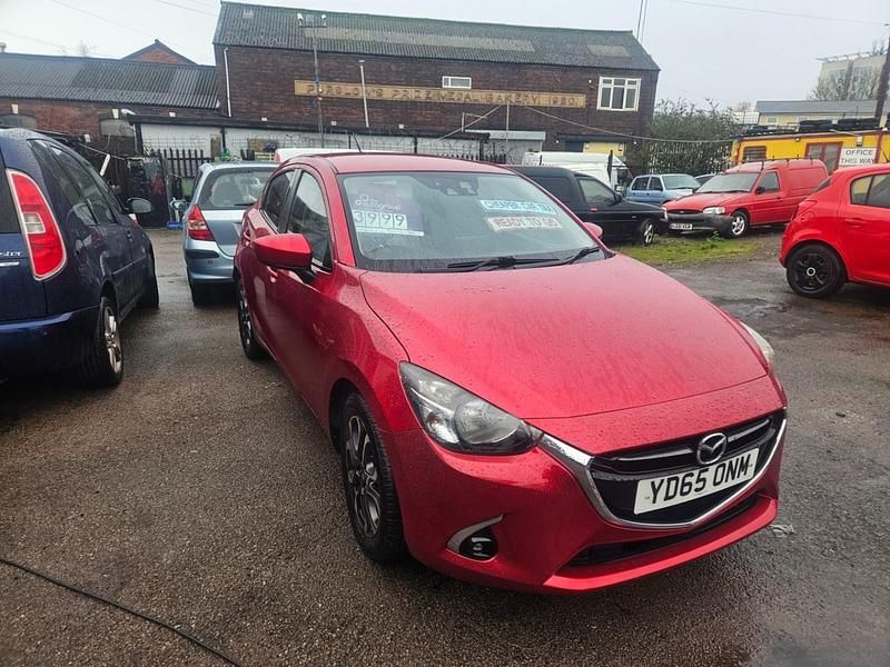Used Mazda 2 Inclusive 105 HP (77 kW) 2015 Red Hatchback