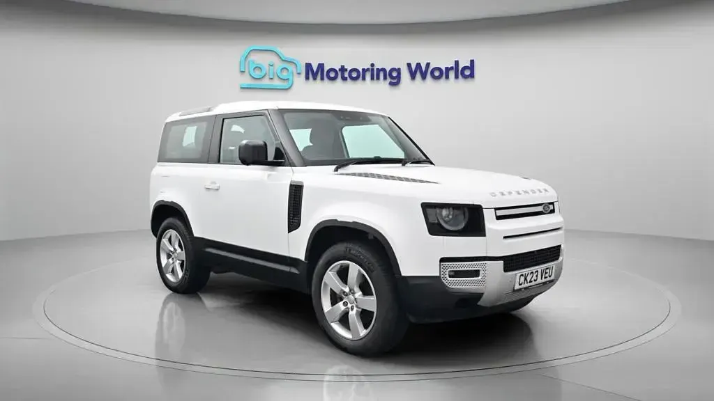 Used Land Rover Defender HSE 250 HP (183 kW) 2023 SUV