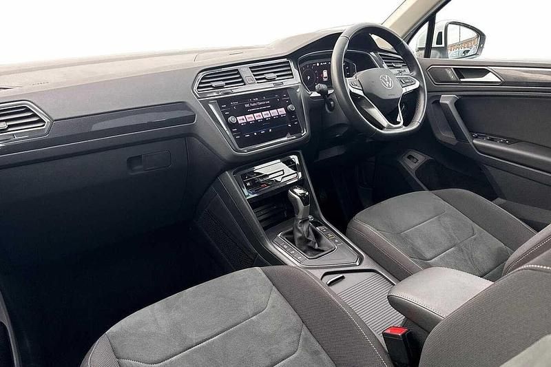 Used VW Tiguan Elegance 150 HP (110 kW) 2023 White SUV