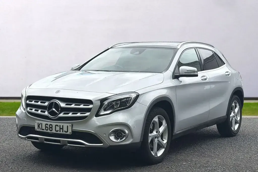 Used Mercedes GLA200 Premium Plus 136 HP (100 kW) 2019 Silver SUV