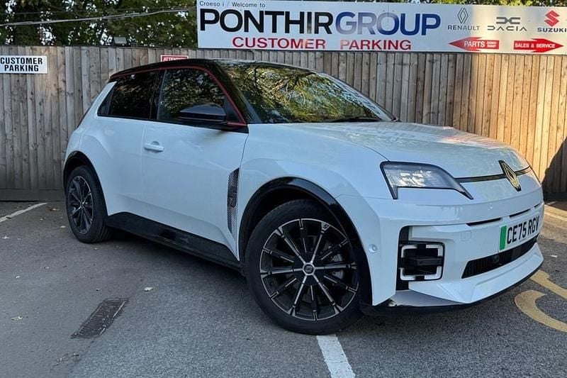 New 2025 Renault R5 Iconic Hatchback | £26,545 (A bit pricey) - Image 1/1