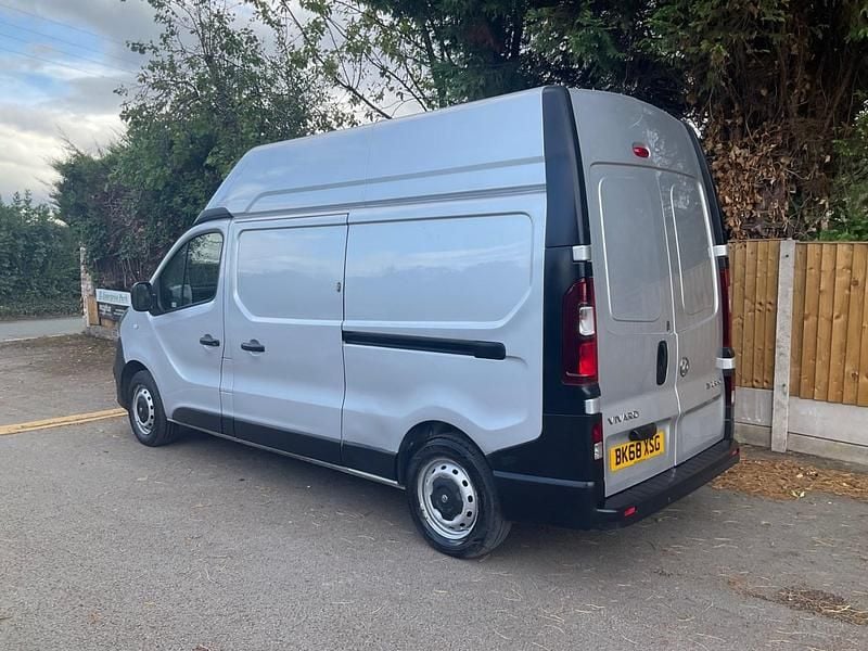 Used Vauxhall Vivaro 125 HP (91 kW) 2018 Silver MPV