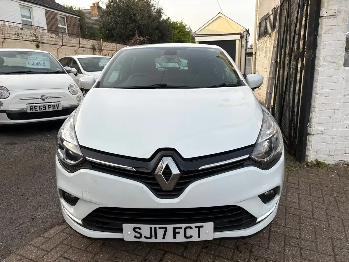 Usado Renault Clio IV Dynamique 90 CV (66 kW) 2017 Blanco Utilitario