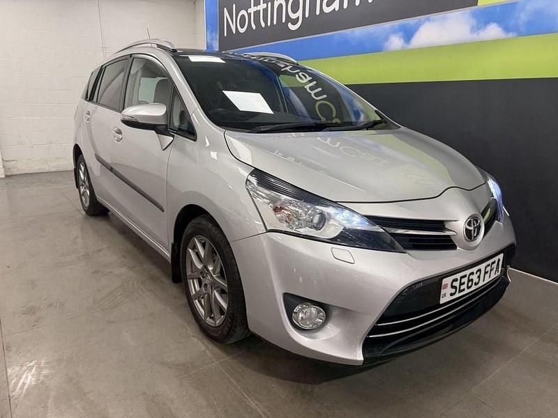 Used Toyota Verso Multidrive S 147 HP (108 kW) 2013 Silver MPV