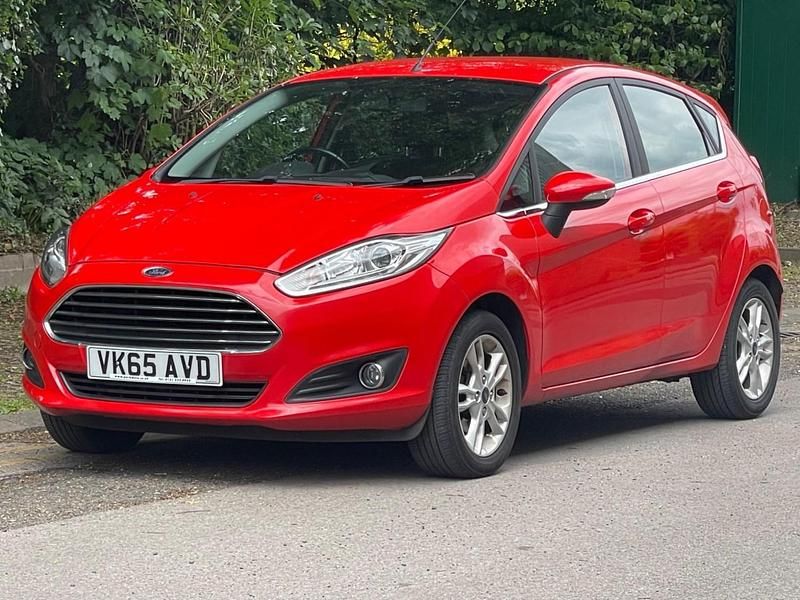 Used Ford Fiesta Zetec 2015 Red Hatchback