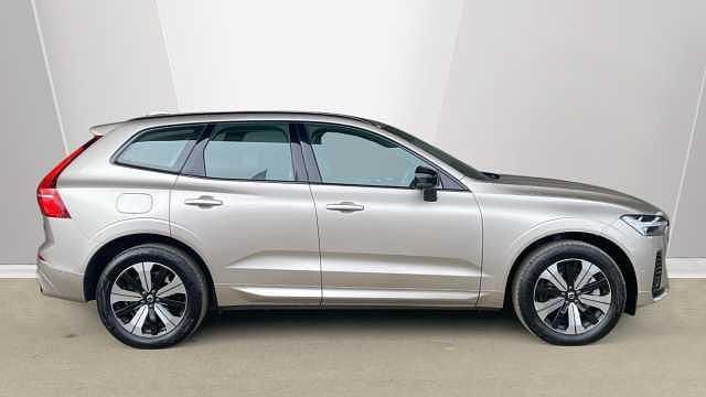 Used Volvo XC60 Plus 345 HP (253 kW) 2023 Gold SUV