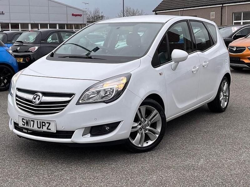 Used Vauxhall Meriva 100 HP (73 kW) 2017 Summit white MPV