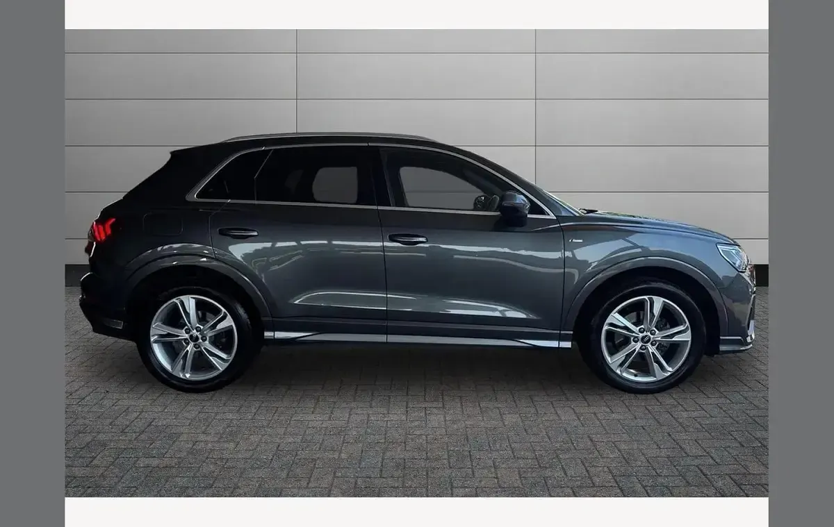 Used Audi Q3 S-Line 150 HP (110 kW) 2025 Daytona grey SUV