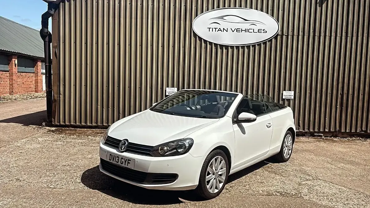 Used VW Golf Cabriolet SE 105 HP (77 kW) 2013 White Cabriolet