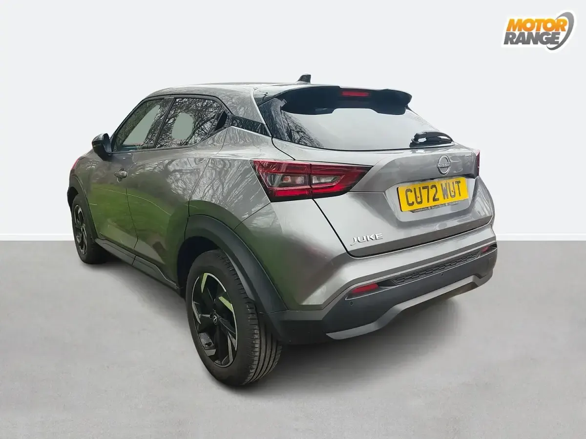 Usado Nissan Juke N-Connecta 114 CV (83 kW) 2022 Gris SUV