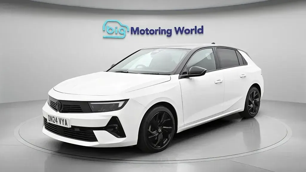 Second-hand Vauxhall Astra S 130 CP (95 kW) 2024 Alb Hatchback