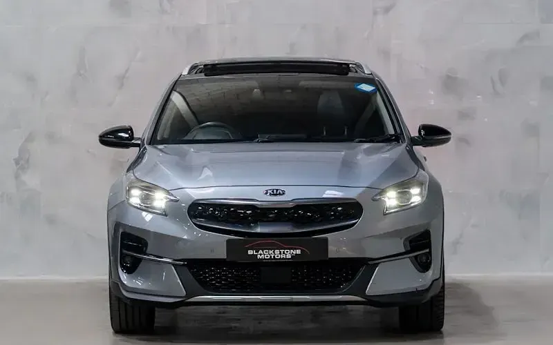 Usado Kia XCeed First Edition 141 CV (103 kW) 2021 Plateado SUV
