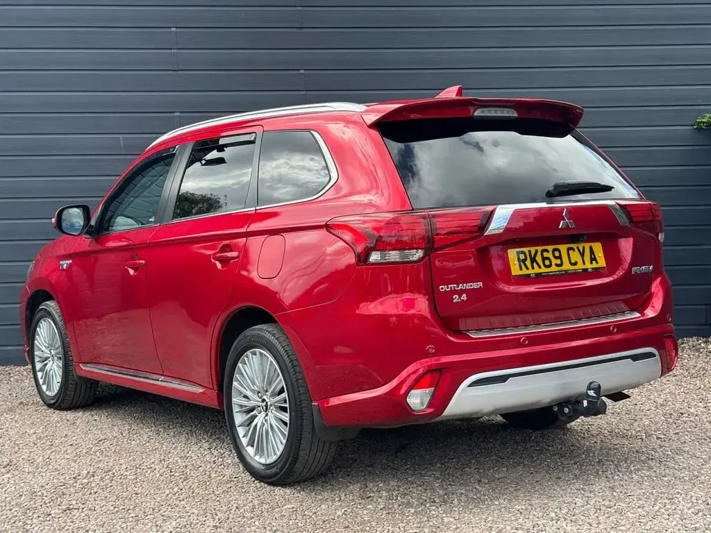 Used Mitsubishi Outlander P-HEV 2019 Red SUV