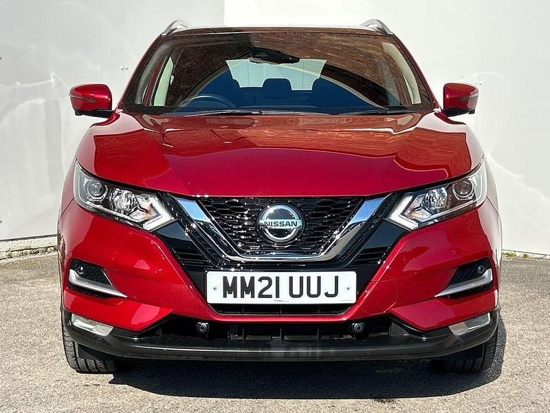 Used Nissan Qashqai N-Connecta 140 HP (102 kW) 2021 Red SUV