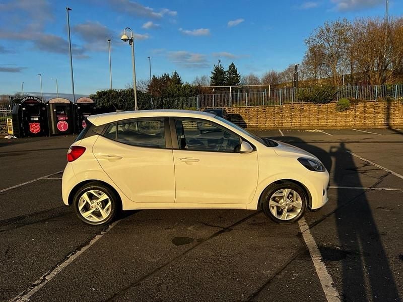 Used Hyundai i10 SE 2022 White Hatchback