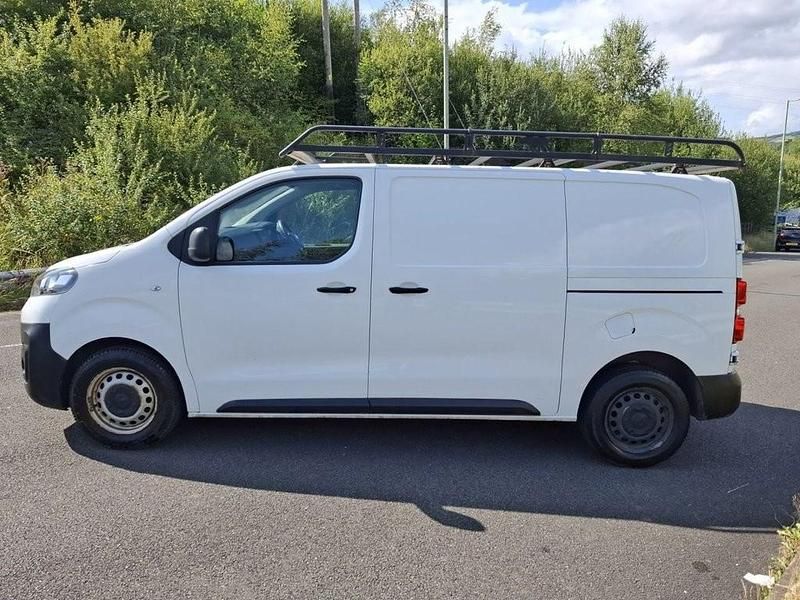 Used Vauxhall Vivaro Edition 2021 White MPV